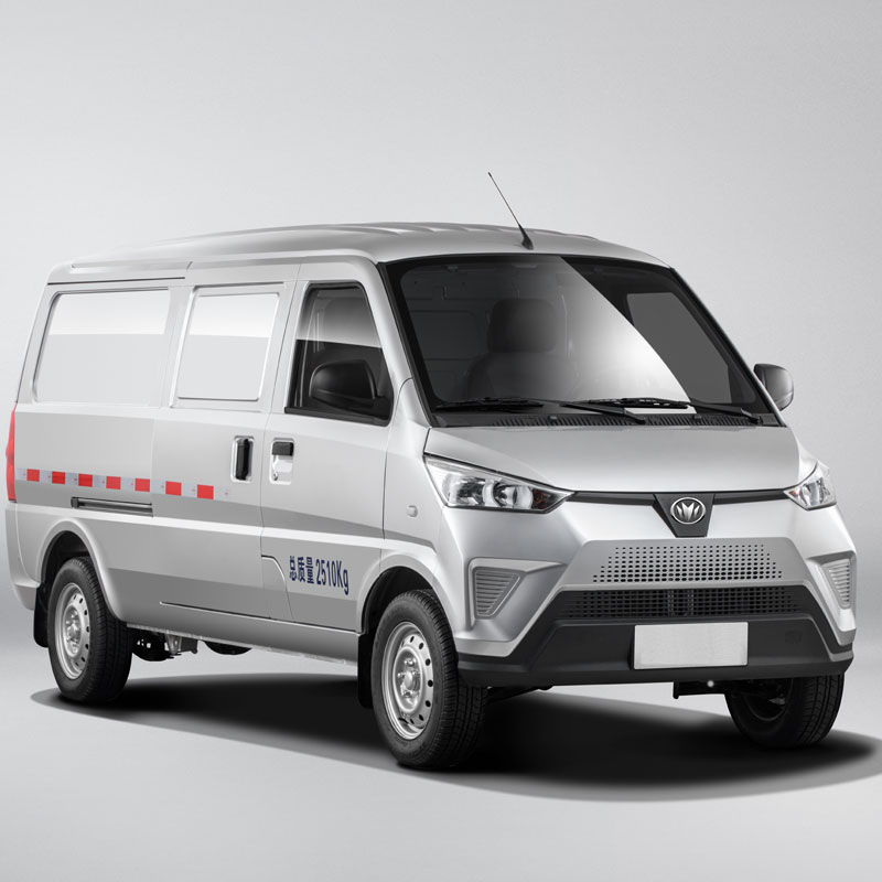 Cad iad na buntáistí a bhaineann le minivan leictreach?